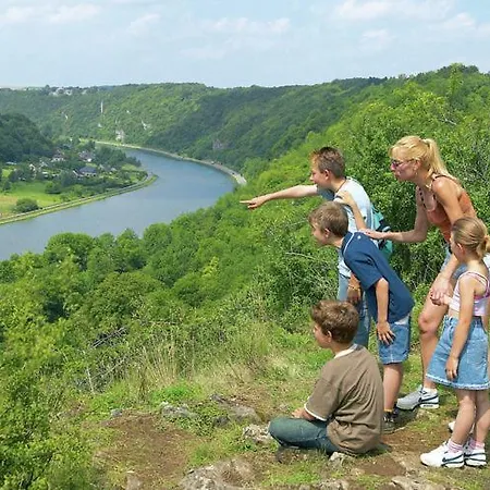 Cozy, Carefully Furnished Bungalow Near The Maas * Waulsort